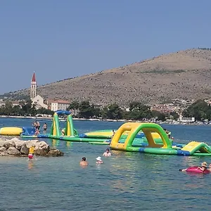 apartments-mijo-trogir.hotels-in-trogir.com/