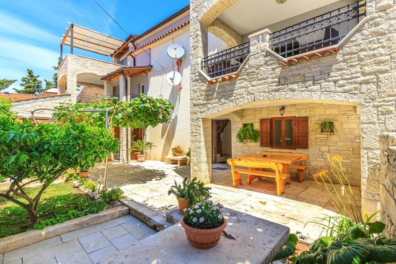 Apartments Mirjana Medulin 3*,  Kroatien
